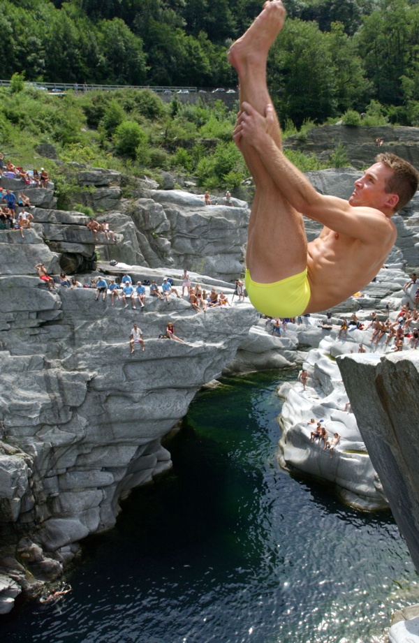 Kurse im Turmspringen im Gartenbad St. Jakob und Erwachsenenkurse